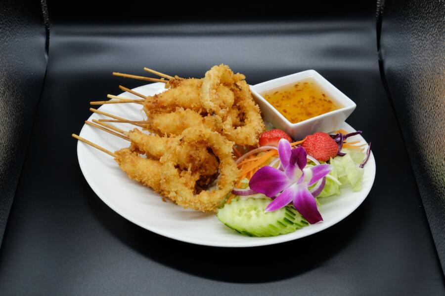 Frityrstekte scampi på spyd